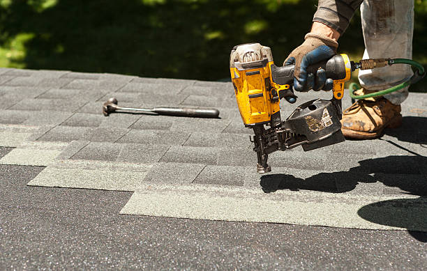 Best Roof Gutter Cleaning  in River Road, OR